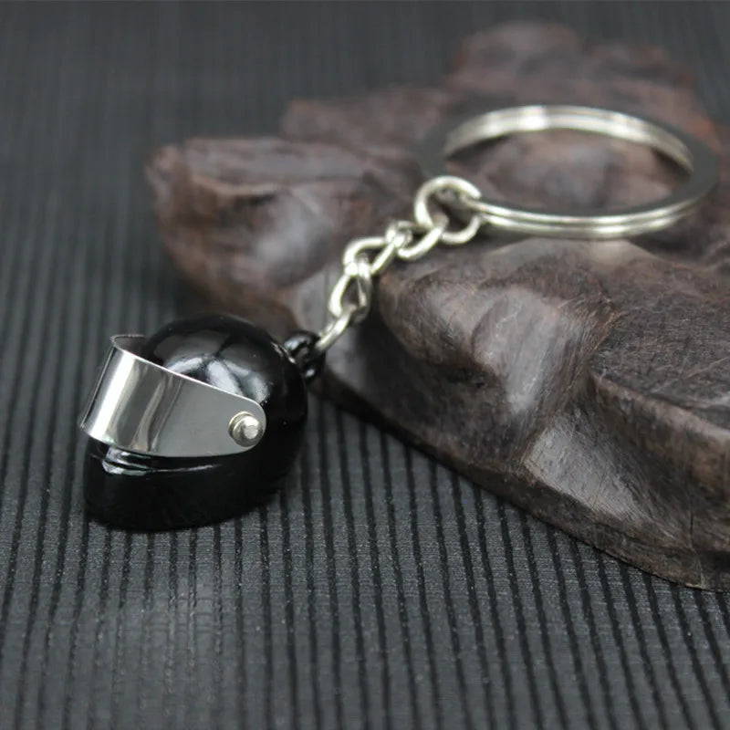 Car keychain, simulated mini motorcycle helmet, metal material, complete version, car club exhibition, advertisement, gift bag,